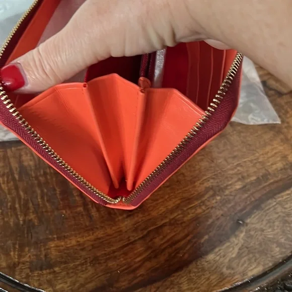 FLORENTINE LARGE ZIP AROUND WRISTLET - Picture 12 of 14